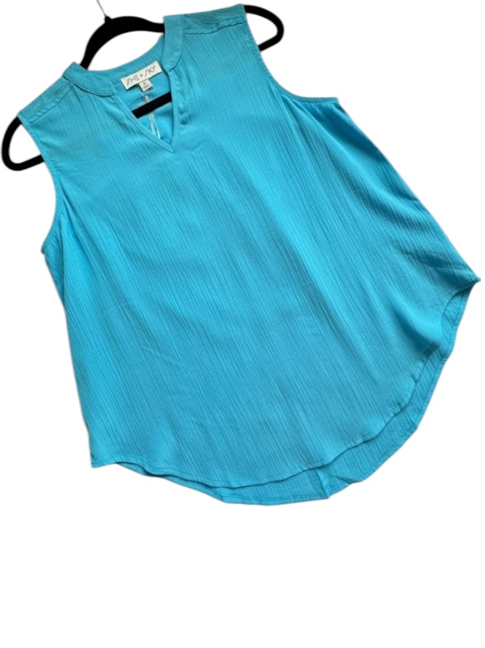 She + Sky Textured Sleeveless Blouse in Caribbean Blue
